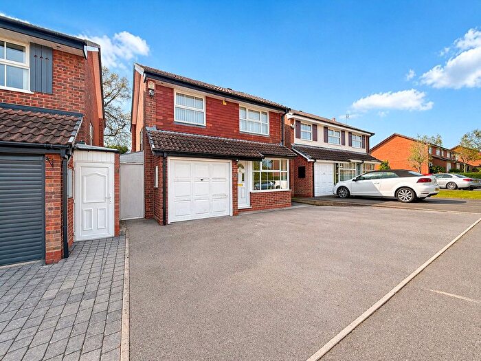 3 Bedroom Detached House For Sale In Chelworth Road, Birmingham, Worcestershire, B38