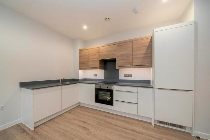 2 Bedroom Flat To Rent In Selden Hill, Hemel Hempstead, HP2
