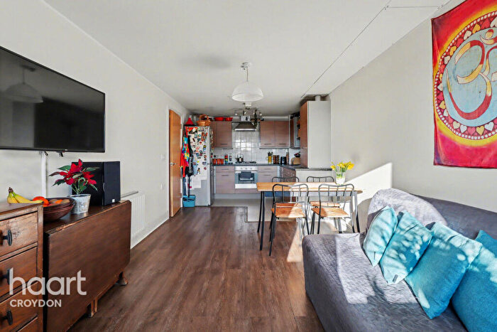 2 Bedroom Flat For Sale In London Road, Croydon, CR0