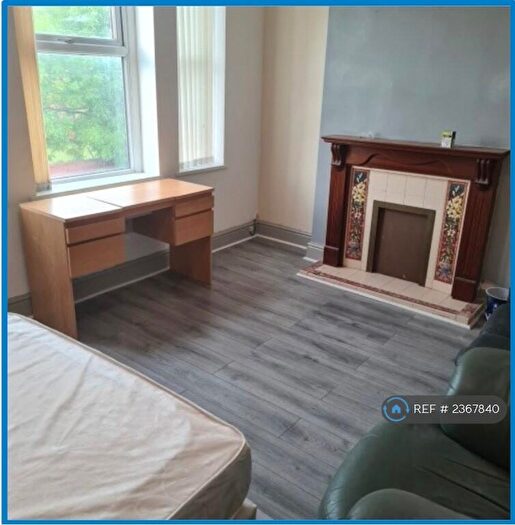 6 Bedroom Semi-Detached House To Rent In Laburnum Rd, Liverpool, L7
