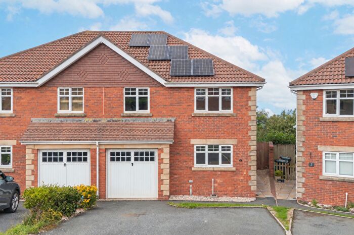 3 Bedroom Semi-Detached House For Sale In Copa'r Bryn, Llysfaen, LL29