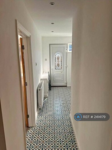 4 Bedroom Semi-Detached House To Rent In York Drive, Preston, PR3