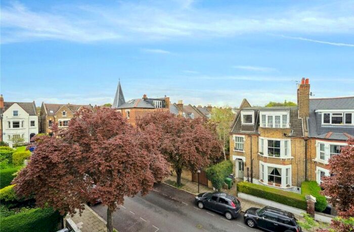 2 Bedroom Flat To Rent In Romola Road, Hernehill, SE24