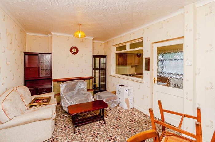 3 Bedroom Semi-Detached House For Sale In Waite Road, Willenhall, WV13