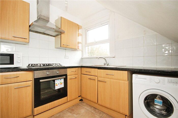 2 Bedroom Flat To Rent In Leigham Vale, London, SW16