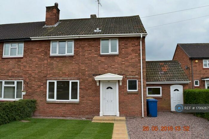 3 Bedroom Semi-Detached House To Rent In Oakfield Road, Burton-On-Trent, DE13