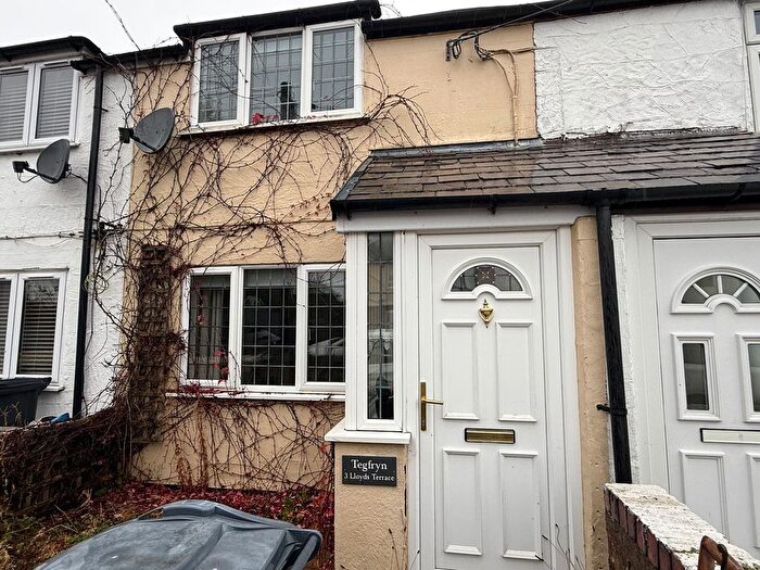 2 Bedroom Cottage To Rent In Ffordd Top Y Rhos Lloyds Terrace, Mold, CH7