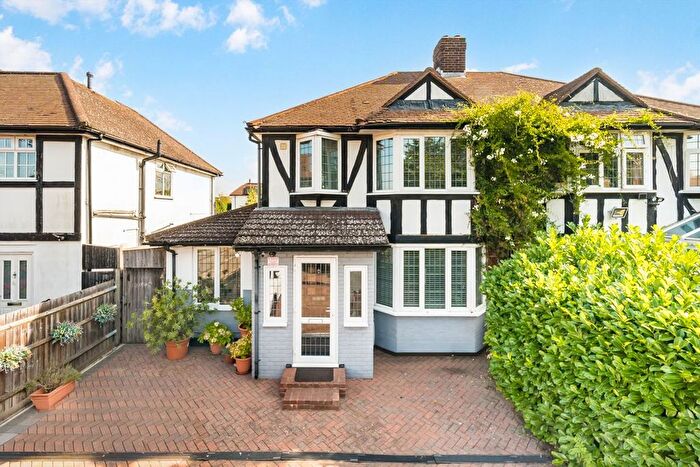 3 Bedroom Property For Sale In Beverley Way, West Wimbledon, SW20