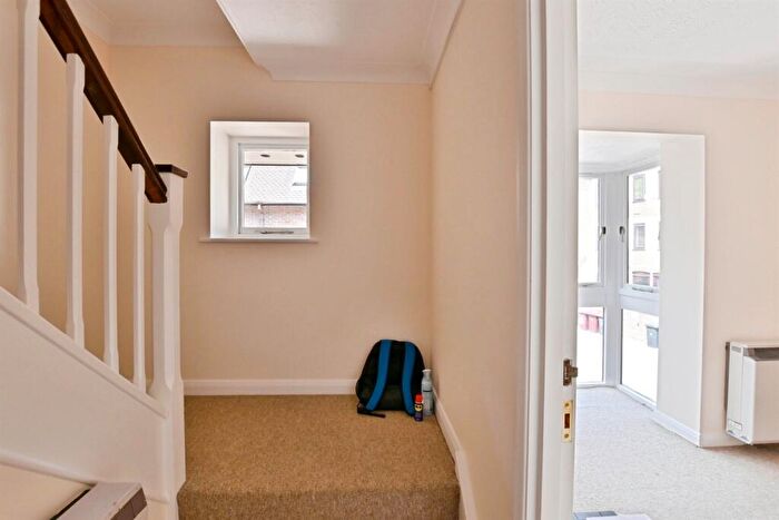 1 Bedroom Retirement Property To Rent In Russell Court, Petersfield Road, GU29