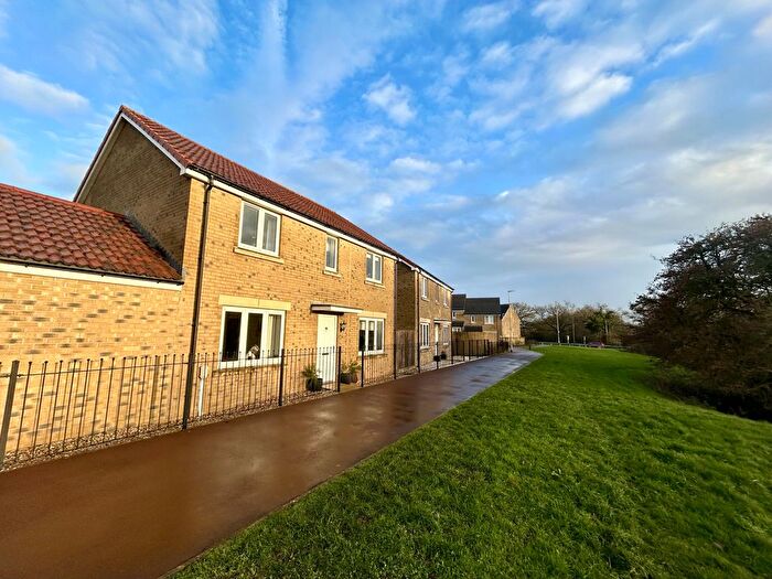 4 Bedroom Detached House For Sale In Lapwing Close, Yeovil, BA22