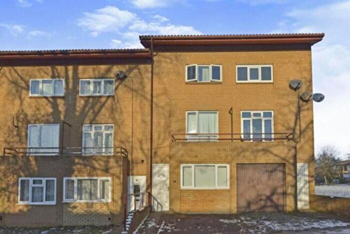 5 Bedroom Terraced House For Sale In Penryn Avenue, Fishermead, Milton Keynes, MK6