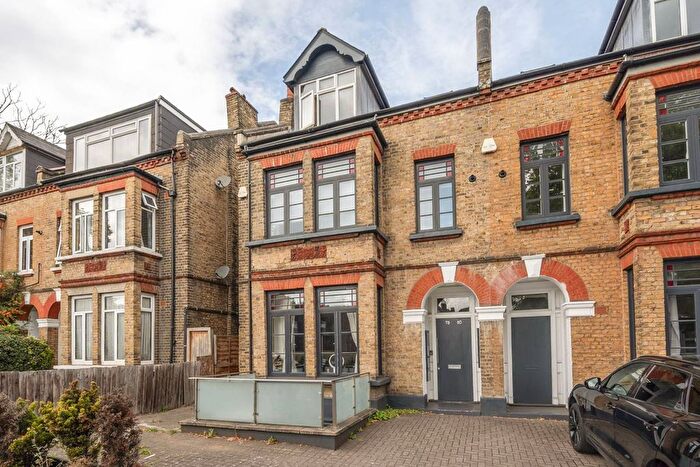 2 Bedroom Flat For Sale In West Hill, Putney, London, SW15
