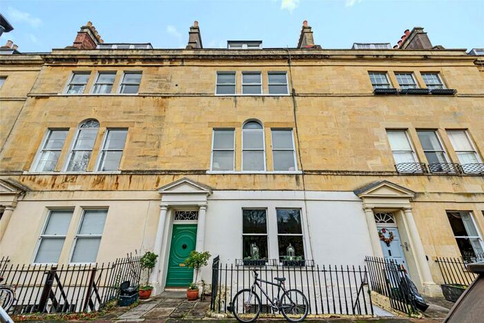 2 Bedroom Apartment To Rent In Beaufort East, Bath, Somerset, BA1