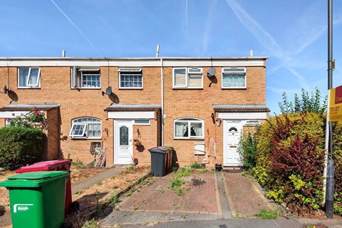3 Bedroom End Of Terrace House To Rent In Slough, Berkshire, SL2