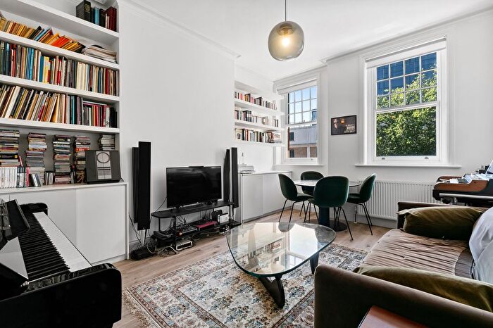 2 Bedroom Flat For Sale In Ashley Mansions, Vauxhall Bridge Road, SW1V