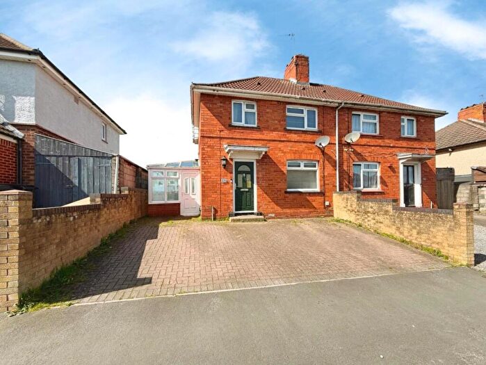 3 Bedroom Semi-Detached House For Sale In Salcombe Road, Knowle, Bristol, BS4