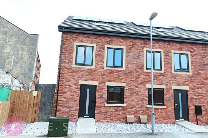 4 Bedroom Town House For Sale In Schofield Street, Heywood, OL10