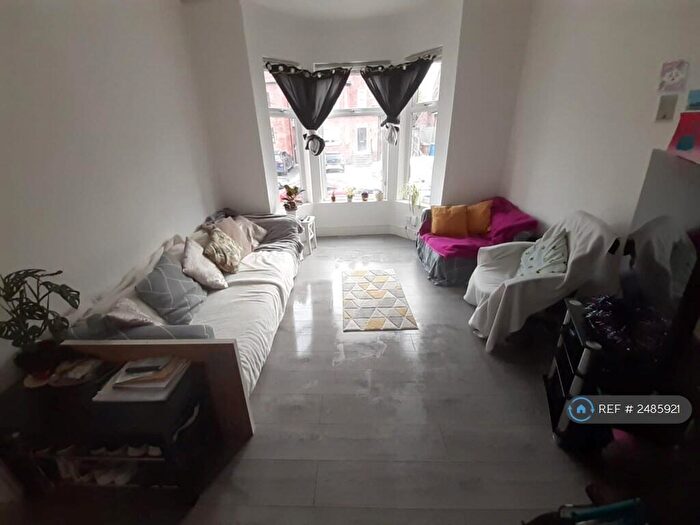 6 Bedroom Terraced House To Rent In Talbot Road, Manchester, M14