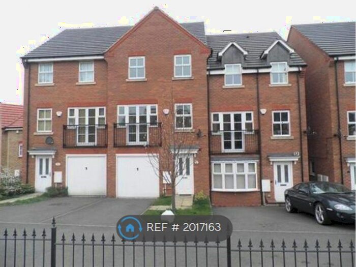 4 Bedroom Terraced House To Rent In Bay Avenue, Bilston, WV14