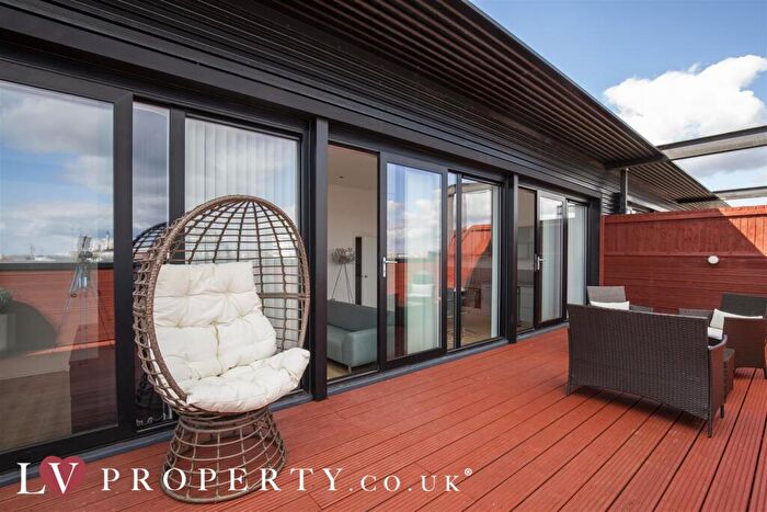 2 Bedroom Apartment To Rent In Amazon Lofts Penthouse, Jewellery Quarter, B1