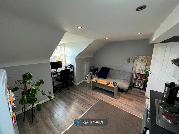 1 Bedroom Flat To Rent In Holloway Road, London, N19