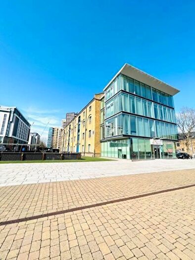1 Bedroom Flat To Rent In Warehouse W, Western Gateway, Royal Victoria Docks, London, E16