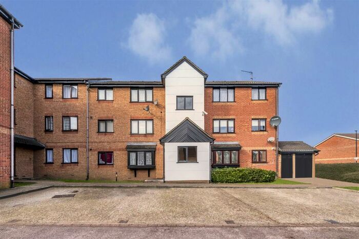 1 Bedroom Flat To Rent In Whitehead Close, London, N18