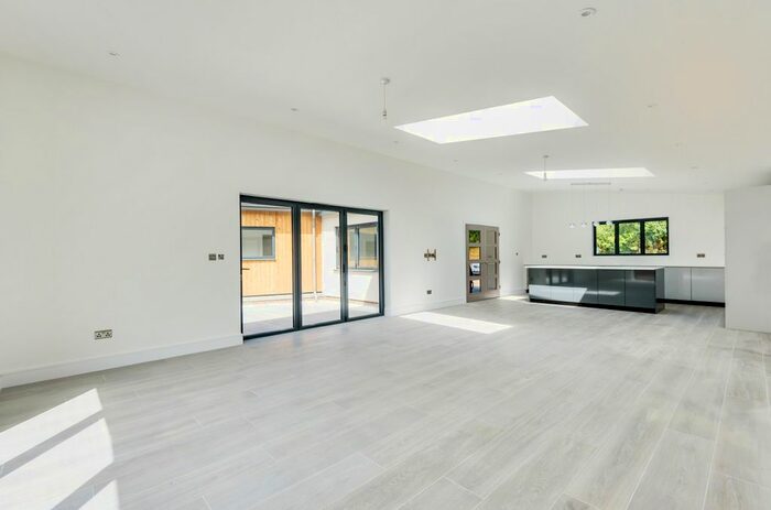 4 Bedroom Bungalow To Rent In Parsonage Lane, Sidcup, DA14