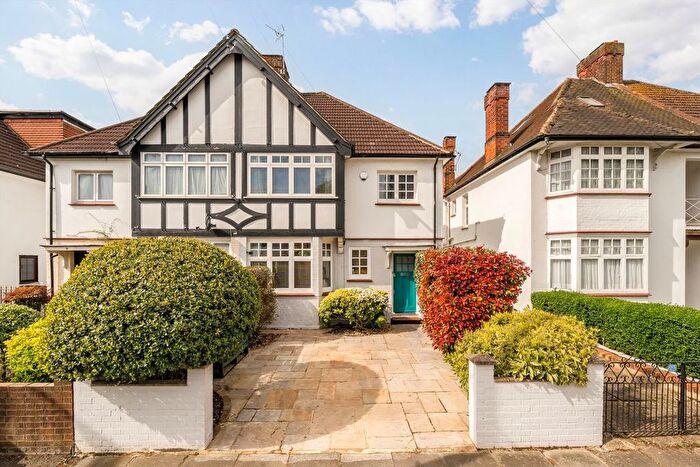 3 Bedroom Property For Sale In Balfour Road, Acton, W3