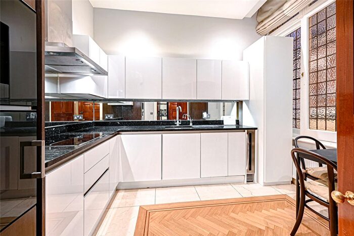 3 Bedroom Flat To Rent In Whitehall Court, Westminster, London, SW1A
