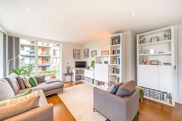 3 Bedroom Flat For Sale In Tizzard Grove, Kidbrooke, SE3