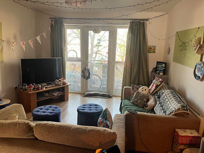 2 Bedroom Flat To Rent In Denmark Road, Manchester, M15