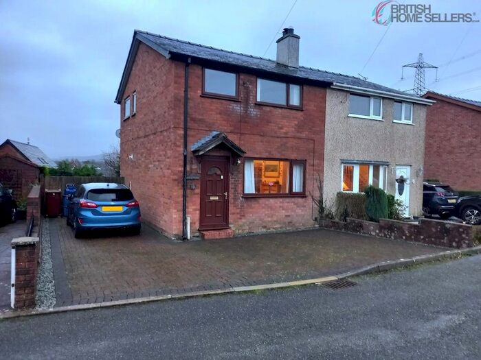 3 Bedroom Semi-Detached House For Sale In Rhosfryn, Bangor, Gwynedd LL57