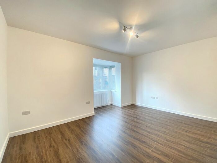 Studio To Rent In Clarkes Drive, Uxbridge, Greater London, UB8