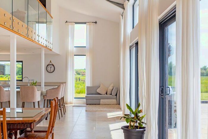 5 Bedroom Barn Conversion To Rent In East Challow, Wantage, OX12