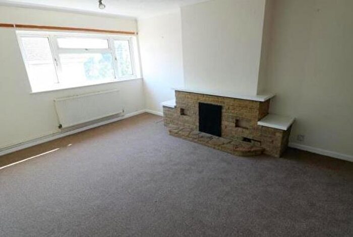 2 Bedroom Apartment To Rent In Links Drive, Tilehurst, RG30