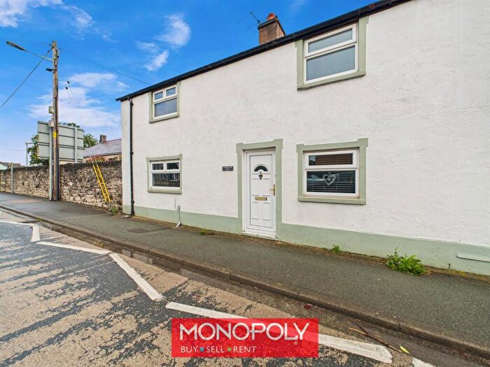 3 Bedroom End Of Terrace House For Sale In Borthyn, Ruthin, LL15