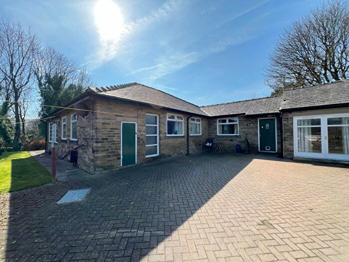 4 Bedroom Detached Bungalow For Sale In Springfield, Outlane, Huddersfield, HD3