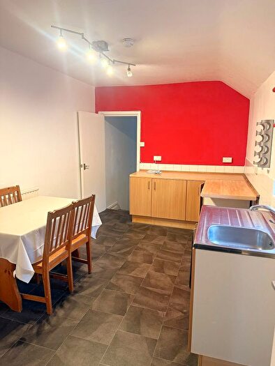 2 Bedroom Flat To Rent In Seymour Street, Cardiff, CF24