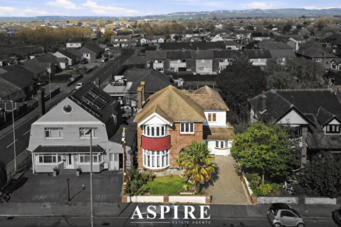 7 Bedroom Detached House For Sale In Long Road, Canvey Island, SS8