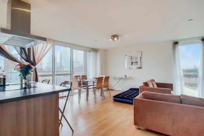 3 Bedroom Apartment To Rent In Hay Currie Street, London, E14