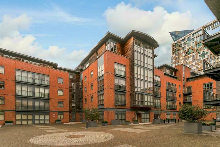 1 Bedroom Apartment To Rent In Canal Wharf, Waterfront Walk, B1