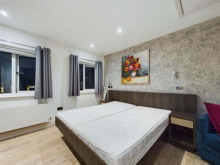 Studio To Rent In Broadway, Peterborough, PE1