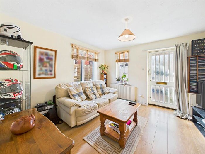 1 Bedroom End Of Terrace House For Sale In Aiston Place, Aylesbury, HP20