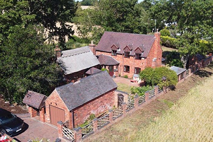 4 Bedroom Detached House For Sale In Lichfield Road, Edial, Burntwood, WS7
