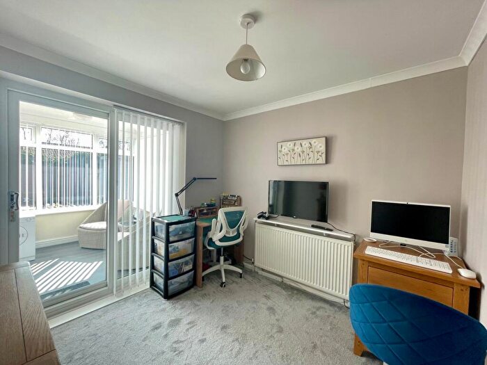 2 Bedroom Bungalow For Sale In Pasture Close, Armthorpe, Doncaster, DN3