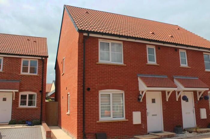 3 Bedroom Semi-Detached House To Rent In Didcot, Oxfordshire, OX11