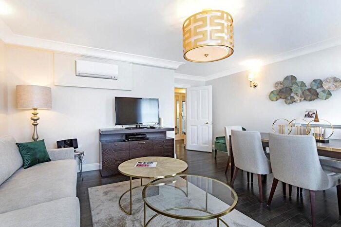 3 Bedroom Flat To Rent In Nutford Place, Marylebone, London, W1H