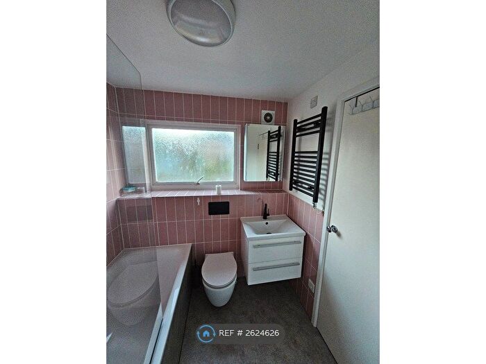 1 Bedroom Flat To Rent In Bardsley Close, Croydon, CR0