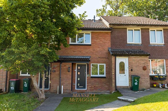 2 Bedroom Terraced House For Sale In Prestwick Close, Ifield, RH11